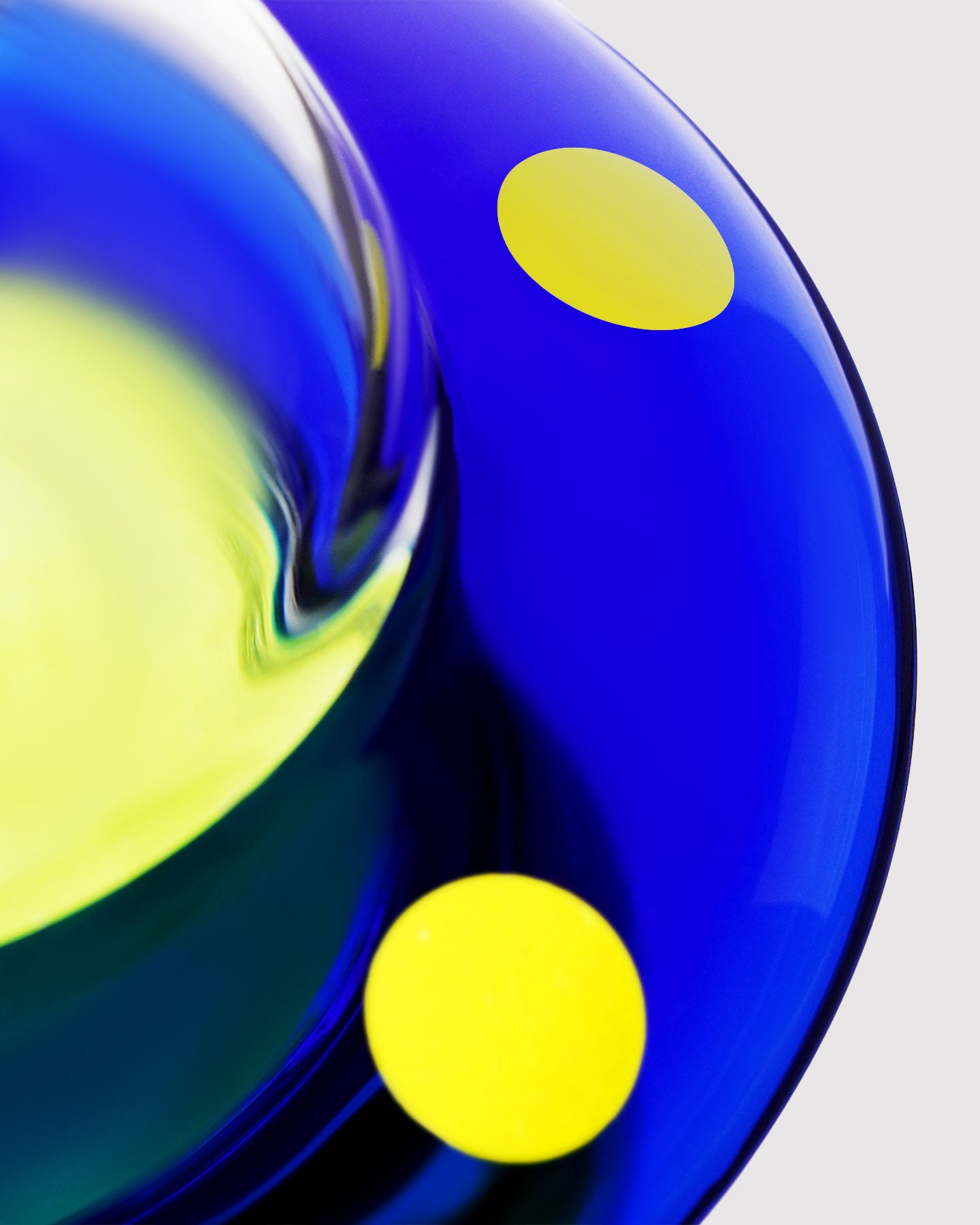 closeup of ufo gravity bong top