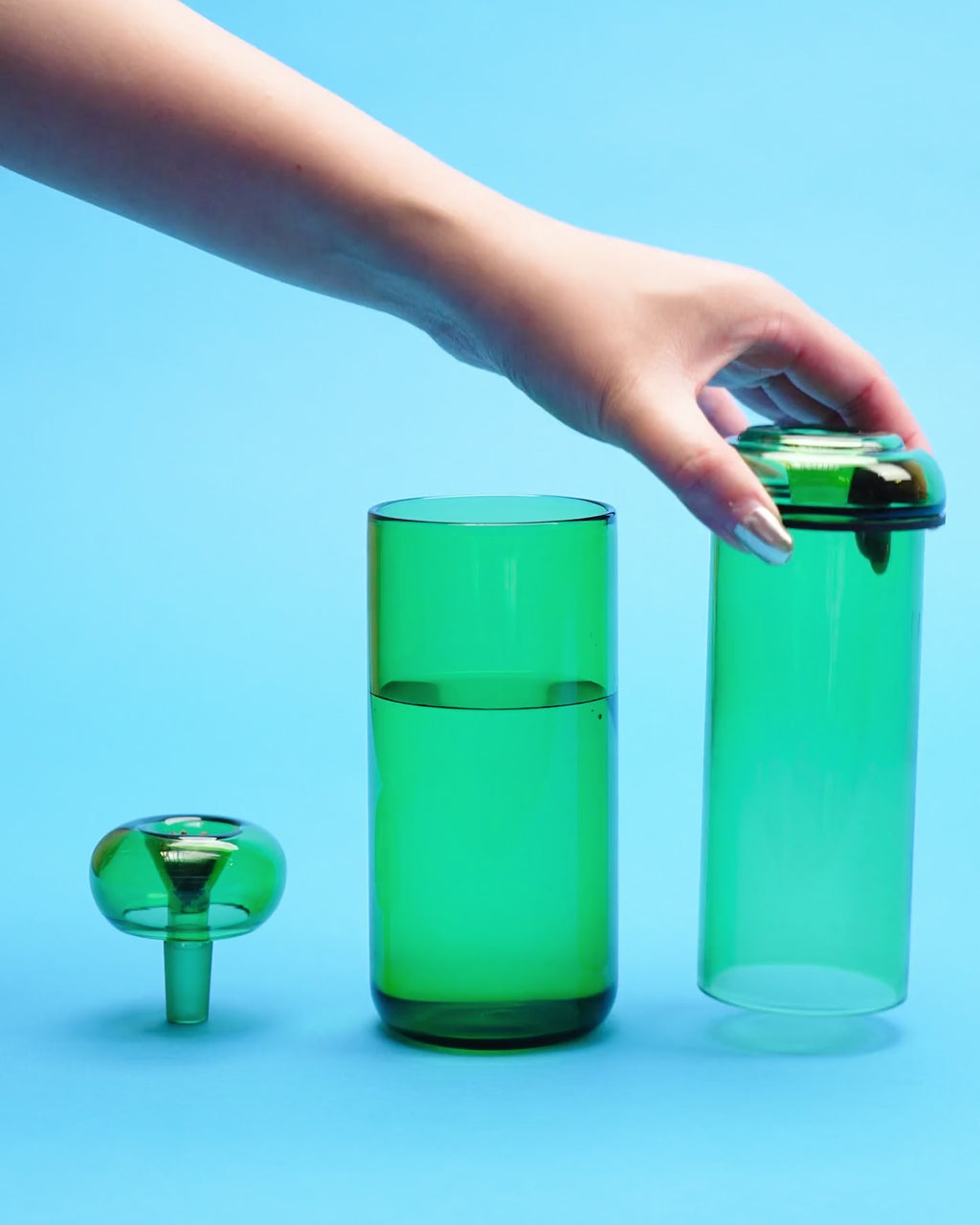 green gravity bong assembly and usage clip 